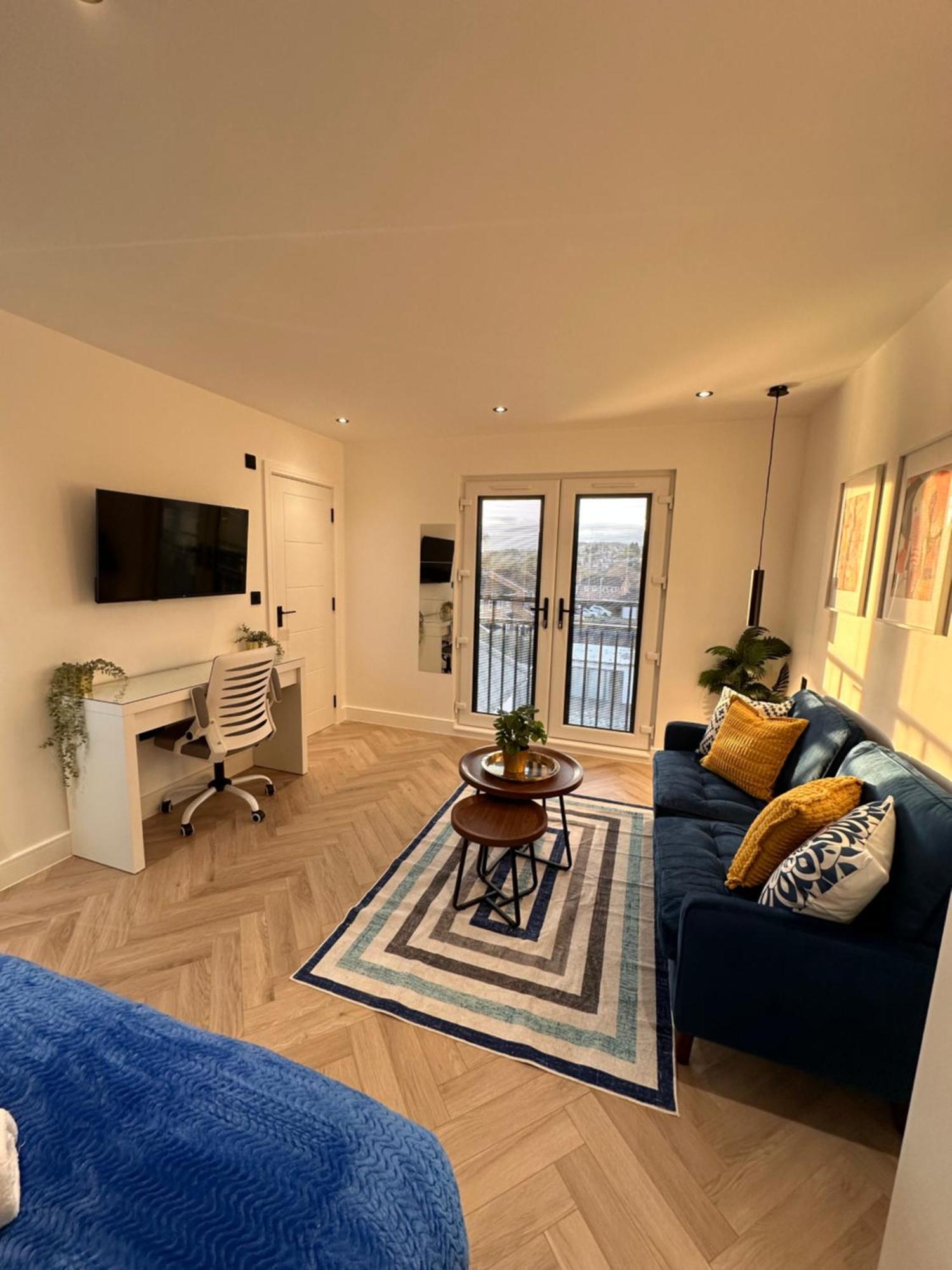 R5 - Luxury Private Ensuite Self-Contained Room - Newly Renovated 黑尔斯欧文 外观 照片