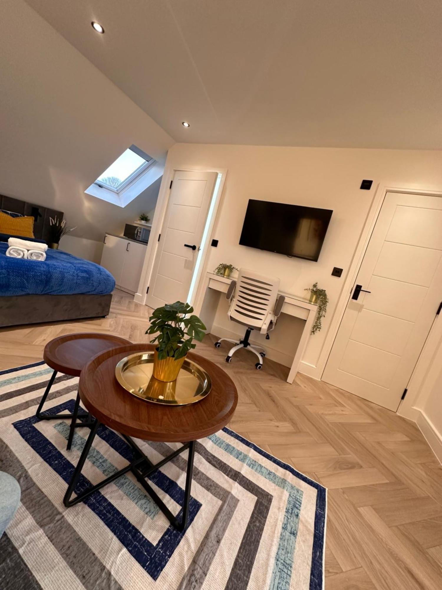 R5 - Luxury Private Ensuite Self-Contained Room - Newly Renovated 黑尔斯欧文 外观 照片
