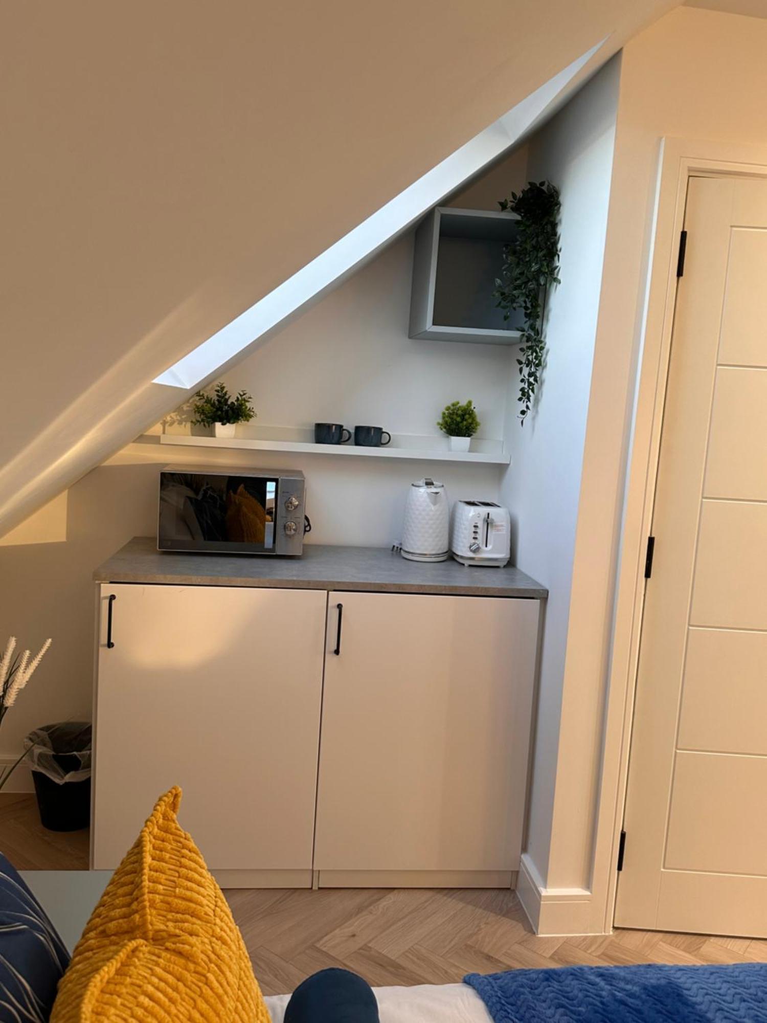 R5 - Luxury Private Ensuite Self-Contained Room - Newly Renovated 黑尔斯欧文 外观 照片